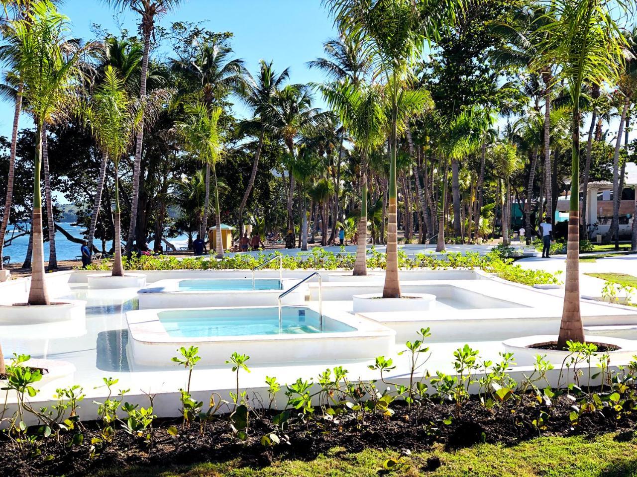 Senator Puerto Plata 호텔 외부 사진 The pool at the resort